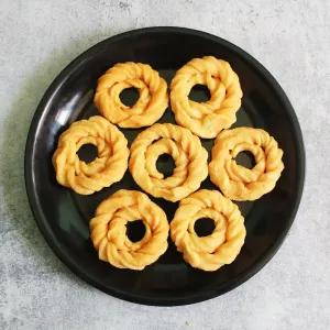 Puzhungal Arisi Kai Murukku 200g 1 SriVaraha Foods Kai Suthu Murukku Kaimurukku Snacks 200g புழுங்கல் அரிசி முறுக்கு