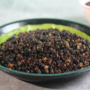 Manathakkali Vathal (Sun Dried Black NightShade) 50g 3 SriVaraha Foods Manathakkali Vathal Sun dried Black Night Shade Vathal மணத்தக்காளி வத்தல்